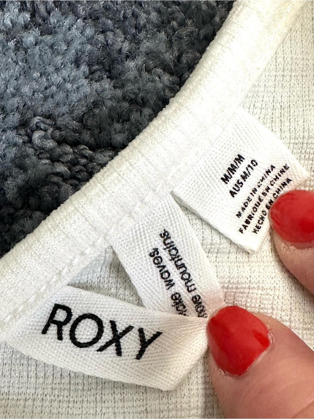 Roxy Good Keepsake Cross Back Cropped Tank Top in Snow (White) size Medium - Picture 6 of 9